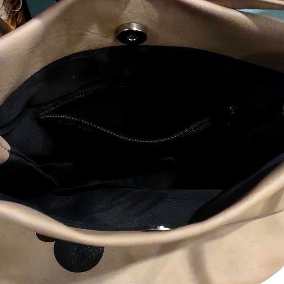 Disney Handbag With Mickey Mouse Emblem - Picture 3 of 7